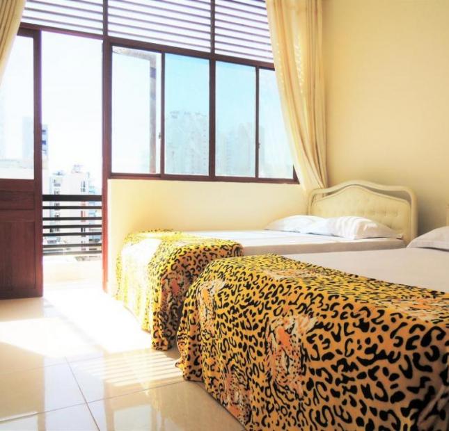Cần tiền kinh doanh nên bán gấp Khách Sạn Mini – Tọa lạc trên đường Nguyễn Thiện Thuật, Nha Trang. DT 100m2 giá 28 tỷ