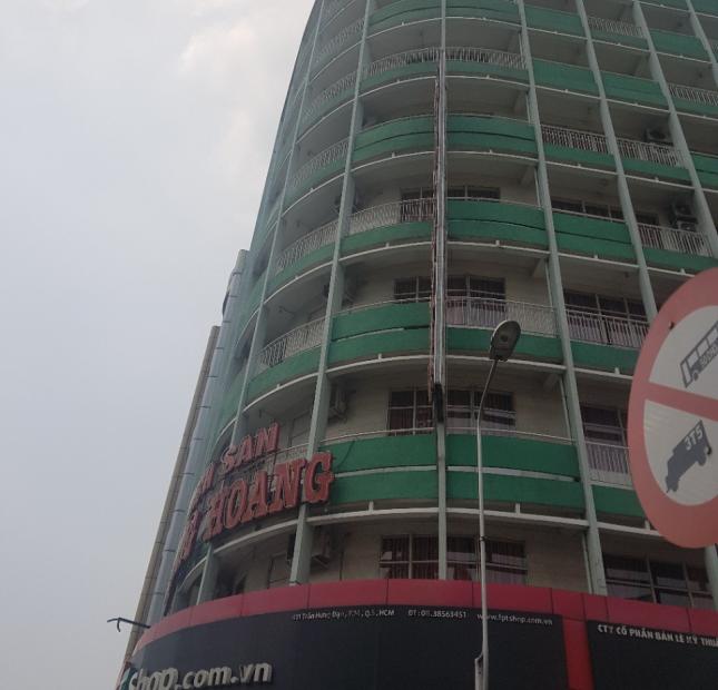 Cho thuê khách sạn góc 2 mặt tiền Trần Hưng Đạo và Châu Văn Liêm quận 5. DT: 10*36m, gồm 81 phòng