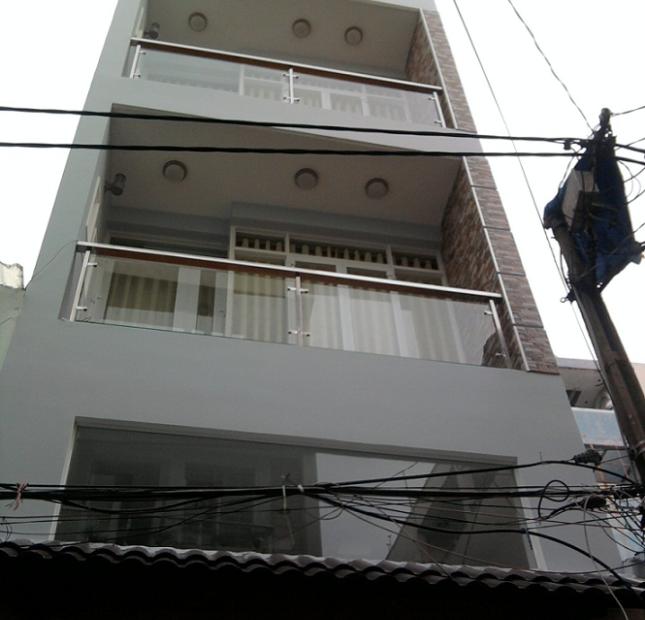Nhà DT: 8,2 x 19m, mặt tiền P. Nguyễn Thái Bình, Q1. 4 lầu, giá 82 tỷ