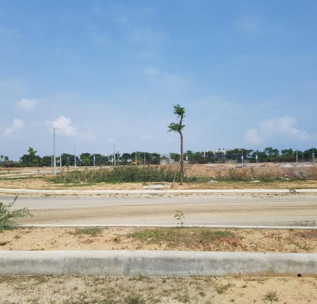 Cần bán đất lô góc dự án Sun River City kề Khu Đô Thị FPT, View trực diện khu giải trí Coco bay.