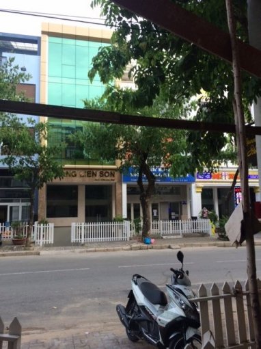 Cần bán nhà phố Hưng Gia 2, Phú Mỹ Hưng, vị trí căn góc đường lớn LH 0919552578