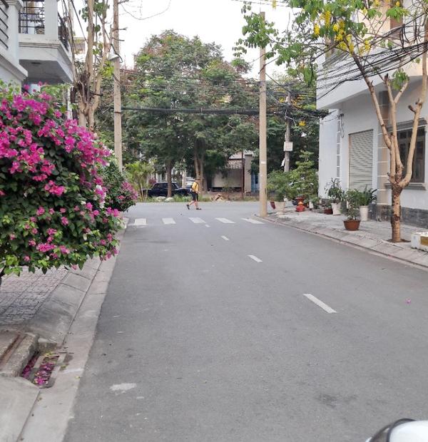 Bán nhà phố 2 lầu khu dân cư Nam Long Phường Phú Thuận Quận 7