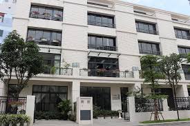 Cho thuê nhà lô góc Trung Hòa, 350m2, 5 tầng, mặt tiền 30m