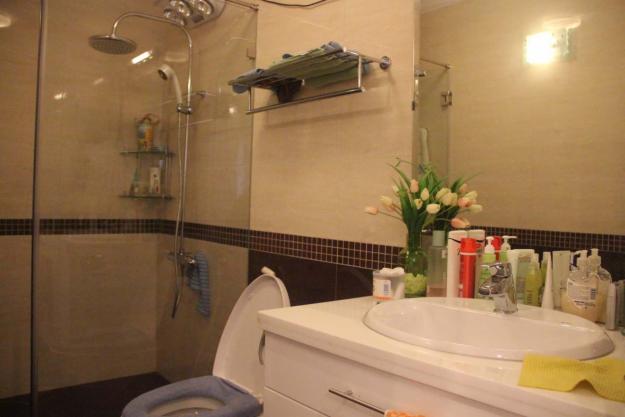 Cho thuê căn hộ Ngọc Khánh Plaza, 110m2, 2 phòng ngủ, đủ đồ, giá 15 tr/tháng. LH: 0944.140688