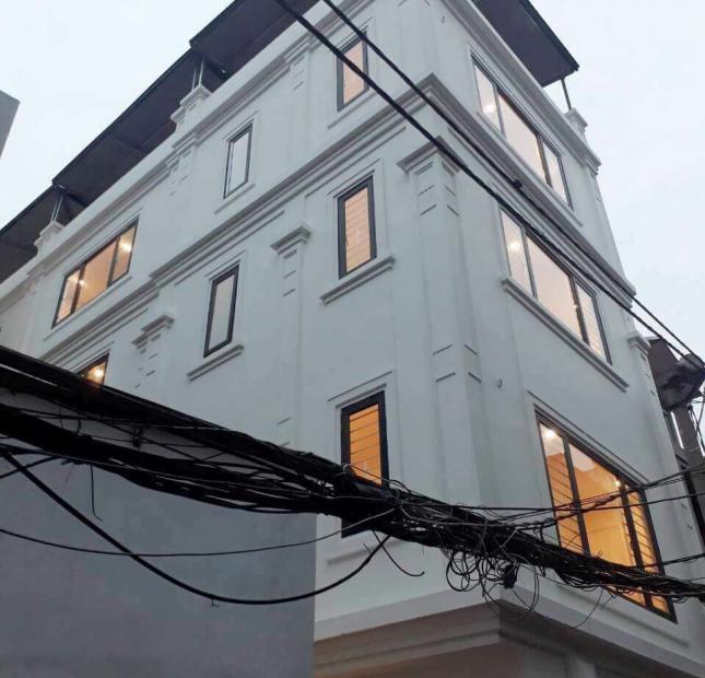 Bán nhà xây mới đẹp Bồ Đề, Long Biên, 32m2, 5 tầng, ô tô vào tận nhà