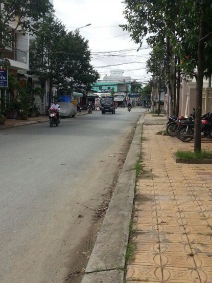 Bán nhà 1 trệt + 1 lầu đối diện CAGT quận ninh kiều , Nguyễn Văn Cừ . Lộ xe tải đi 2 chiếc .