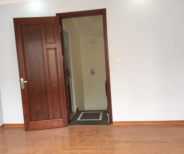 Bán nhà Kim Giang, 30m2 xây 5 tầng mới cách phố chỉ 20m, lh 0985250286