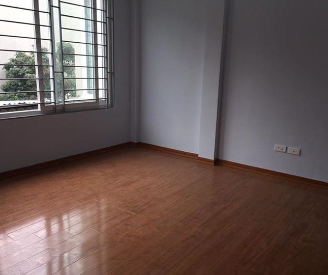 Bán nhà Kim Giang, 30m2 xây 5 tầng mới cách phố chỉ 20m, lh 0985250286