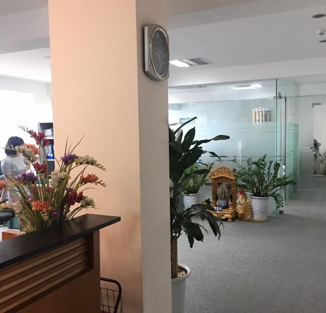 Bán căn hộ văn phòng số 7 Trần Phú tầng cao 222m2 để lại toàn bộ nội thất văn phòng