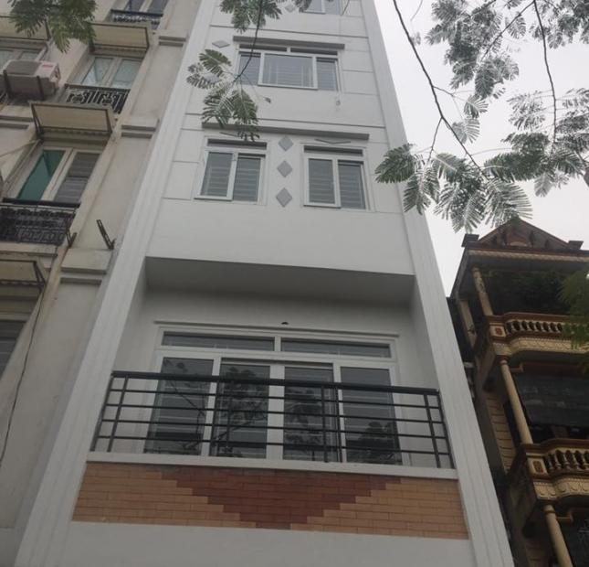 Bán nhà ngõ 78 Duy Tân, 5 tầng còn mới, ngõ ô tô tránh, giá 10 tỷ.