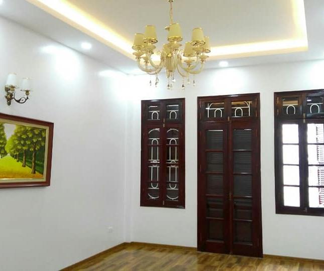 Cần bán nhà riêng ngõ 381 Nguyễn Khang,46m ,giá 5,6 Tỷ 