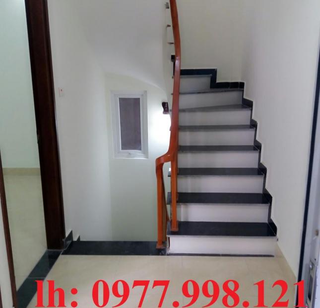 Bán nhà phố Kim Giang, DT 35m2, Xây 5 tầng, Giá 2.8tỷ, SĐCC, LH 0977998121