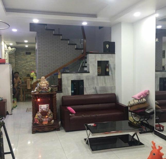 Cho thuê nhà nguyên căn 6m x18m đường nội bộ KDC Nam Long Phú Thuận, Quận 7.