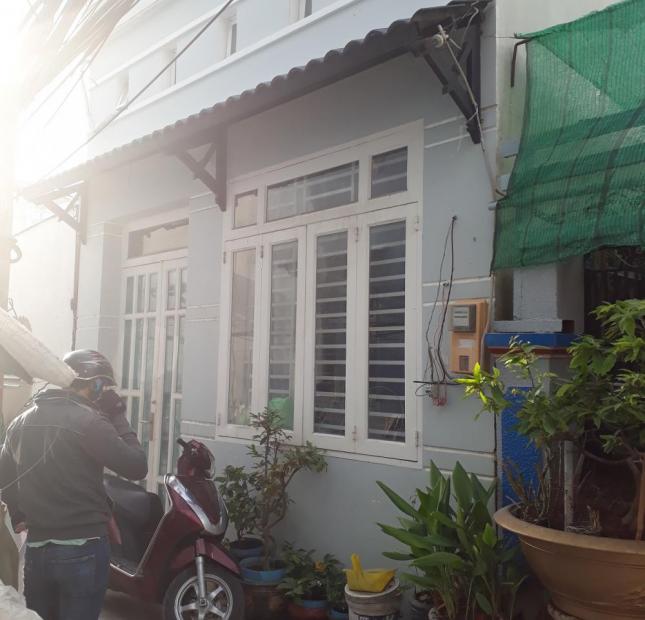 Cần bán nhà hẻm 435 Huỳnh Tấn Phát, Quận 7, có sổ hồng đầy đủ DT 62m2 giá 2,28tỷ.