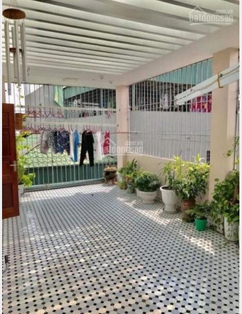 Cần bán nhà 5 tầng cực đẹp ngõ 40 Võ Thị Sáu, quận Hai Bà Trưng, diện tích 60m2, có sân cổng riêng