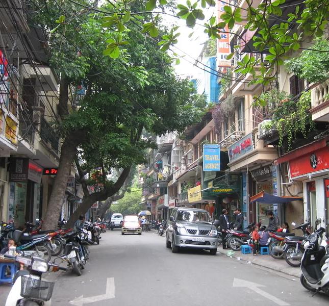 Bán nhà mặt phố Hàng Hành, quận Hoàn Kiếm, 69m2x 3T, MT 4m giá 33 tỷ. 