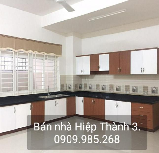 Cần bán nhà KDC Hiệp Thành 3, đường Số 1, căn góc 2 mặt tiền, tiện ở, mở VPCT hoặc để đầu tư