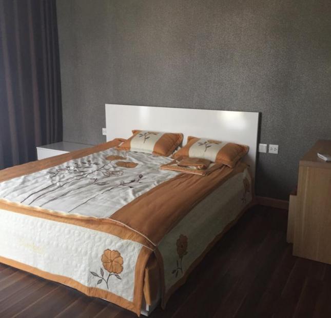 Cho thuê gấp căn hộ chung cư 90 Trần Thái Tông, DT 120m2, 3 phòng ngủ, đủ đồ cơ bản, chỉ 15 tr/th