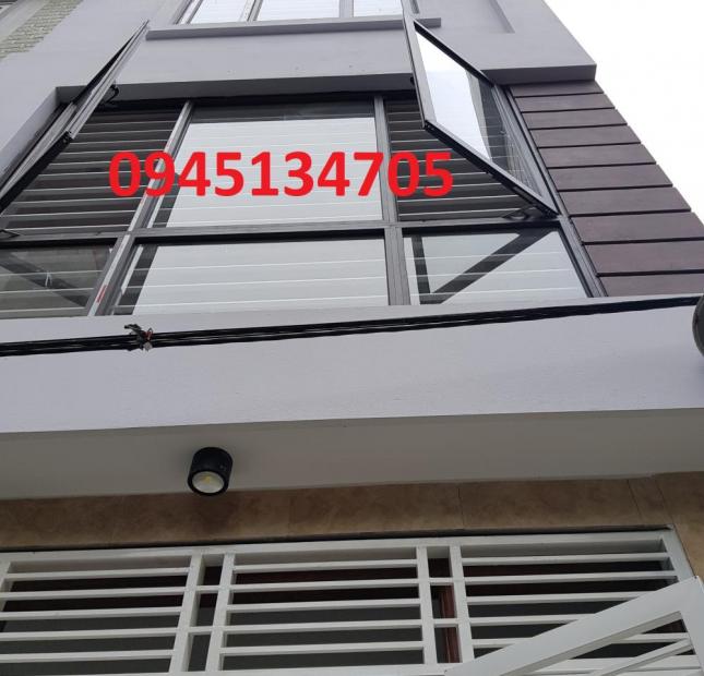 Chính chủ bán nhà 35m2, 4 tầng phố Phan Đình Giót, oto đỗ cửa. 0945134705