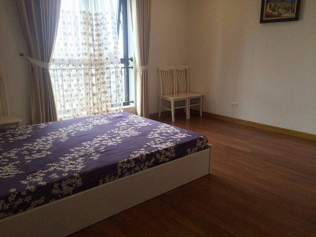 Cho thuê căn hộ chung cư HH2 Dương Đình Nghệ, 120m2, 3 phòng ngủ, đầy đủ nội thất, 9 triệu/ tháng