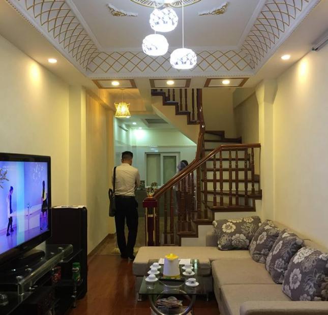 Bán nhà riêng Thái Thịnh nội thất siêu đẹp , 34m2 x 5 Tầng , Giá 2,95 tỷ.