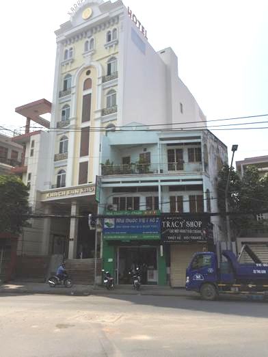 Cần bán nhà MT Nguyễn Thái Sơn, P.4, Q.GV, DT: 4x10m, trệt, 2 lầu. Giá: 7.9 tỷ