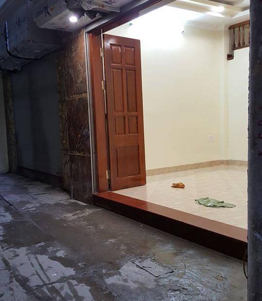 Bán nhà 4 tầng, 42m2, phố Thanh Nhàn, giá 4,5 tỷ