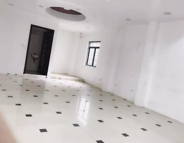 Cho thuê văn phòng, spa, showroom 40 - 150m2, mặt phố Nguyễn Khuyến