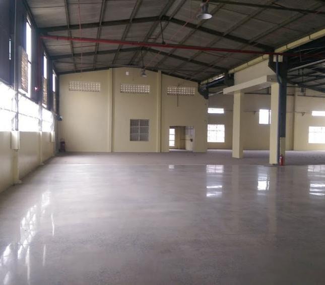 Cho thuê 2.500m2 nhà xưởng trong khu công nghiệp Thuận An, xưởng còn mới và sạch sẽ