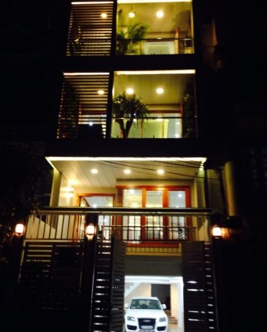 Bán nhà mặt tiền phường Bến Nghé, Q1- 4.5m x 21m, 3 lầu- Giá: 105tỷ
