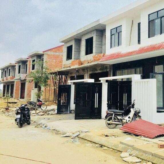 Bán nhà 3 tầng mặt tiền đường Hoàng Quốc Việt thuộc KĐT mới. LH 090 1144 111