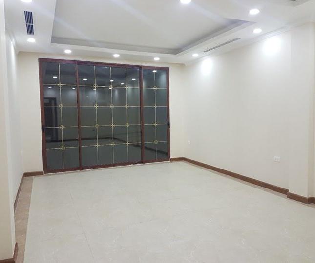 Cho thuê nhà riêng mới xây mặt ngõ ô tô Thái Thịnh, DT 76m2, 3 tầng