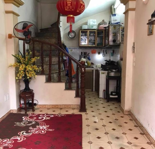 Bán nhà Tam Trinh, 40m2, trung tâm Hai Bà Trưng, ngõ 3 gác, giá 2.5 tỷ