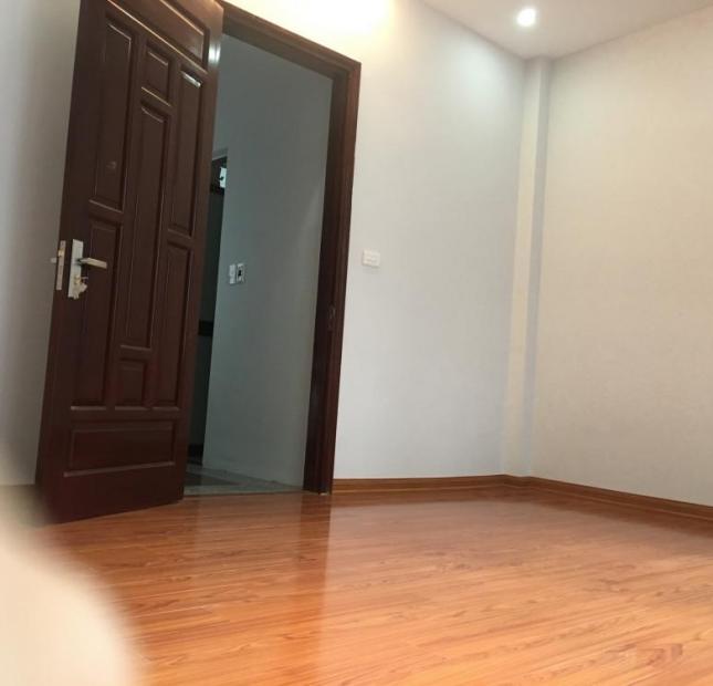 Chính chủ bán nhà 34m2*4 tầng tại Hữu Hòa, Tả Thanh oai oto cách 1 nhà. 0945134705