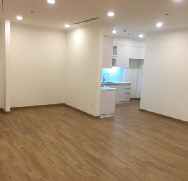 Central Field 219 Trung Kính cần cho thuê căn hộ 74m2, 2 PN, 2 WC, nội thất cơ bản, view Đông Nam