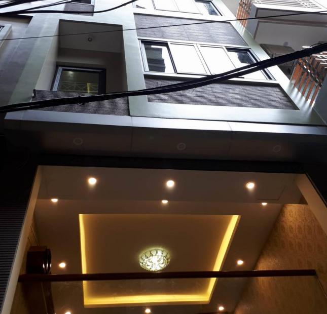 Bán nhà 44 Trần Thái Tông 50m2 5t mới 2016 đầy đủ nội thất , gần bến xe , trường học , Giá 5 Tỷ