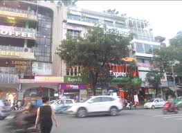 Cho thuê nhà mặt phố Nguyễn Khang, DT 150m2, MT 5,5m, 4 tầng
