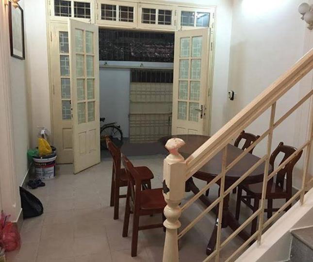 Cho thuê nhà mặt ngõ to tại Hoa Lư, DT 50m2, 4 tầng