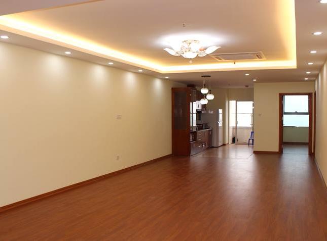 Cần cho thuê CHCC tại 173 Xuân Thủy, 130m2, 3PN, CB giá 9tr/tháng. LH 0962.809.372