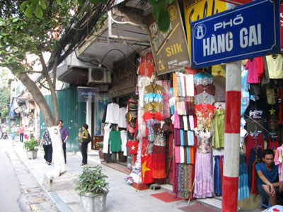 Duy nhất mặt phố Hàng Gai, Hoàn Kiếm, 50m2, 4 tầng, mặt tiền 4.5m, chỉ 38tỷ.