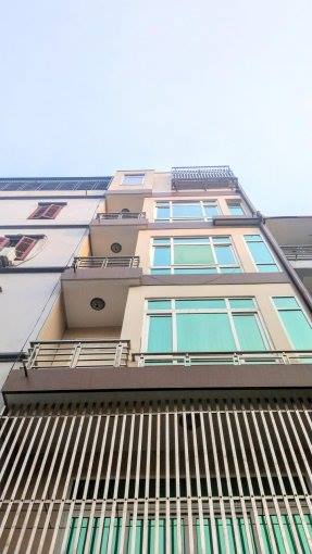 Cho thuê nhà riêng mặt ngõ Trung Kính, DT 52m2 x 6 tầng