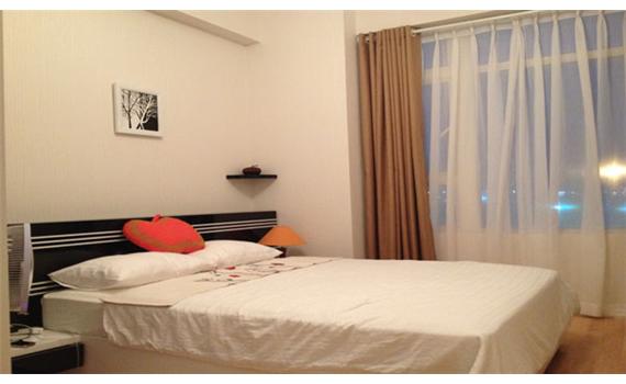 Cho thuê căn hộ chung cư Satra Eximland, Phú Nhuận, 3 phòng ngủ, nội thất cao cấp, giá 22.8 tr/th