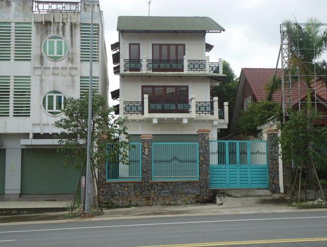 HOT HOT.. đã xây xong nhà phố Điện Biên Phủ gần ngã tư Hàng Xanh P21 quận Bình Thạnh