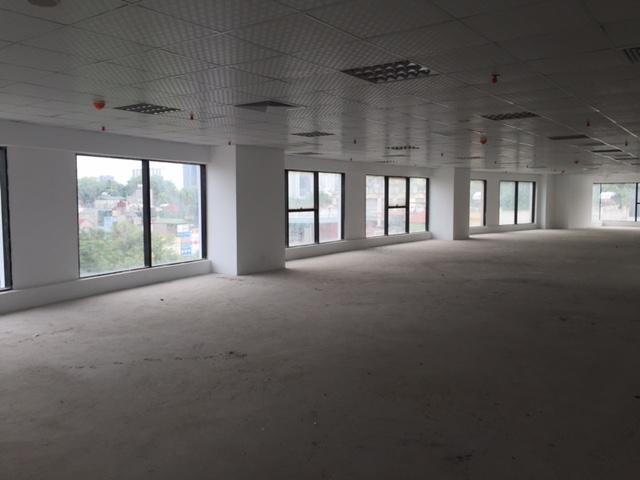 Cho thuê mặt bằng 320 m2 tầng 1 thông sàn tại Hoàng Quốc Việt giá chỉ 230 nghìn/m2