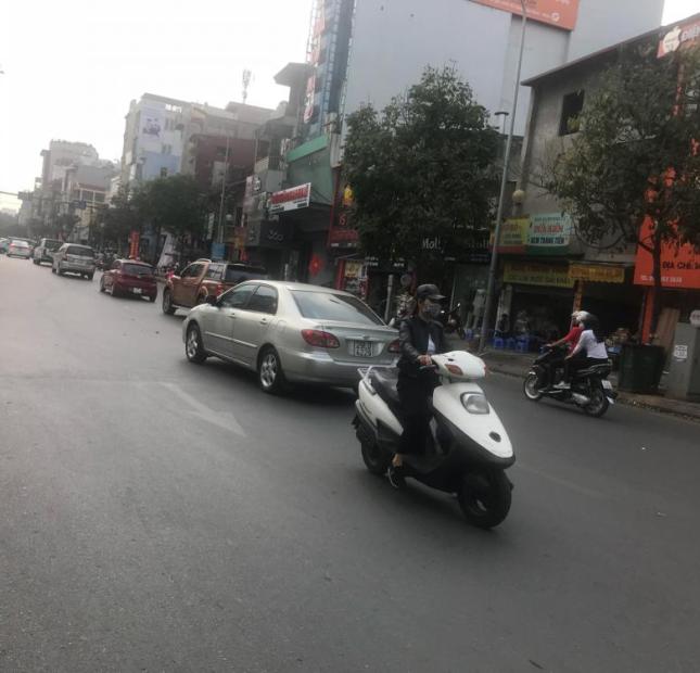 Bán đất phố Linh Lang, Đào Tấn, Ba Đình, DT: 45m2 ô tô vào, KD tốt, giá 7,4 tỷ
