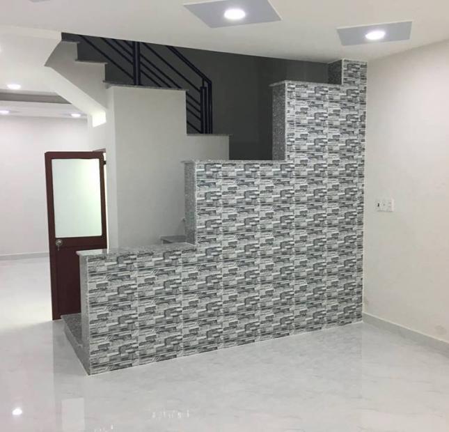 Bán nhà chính chủ Lạc Long Quân, 48m2, 4.65 tỷ