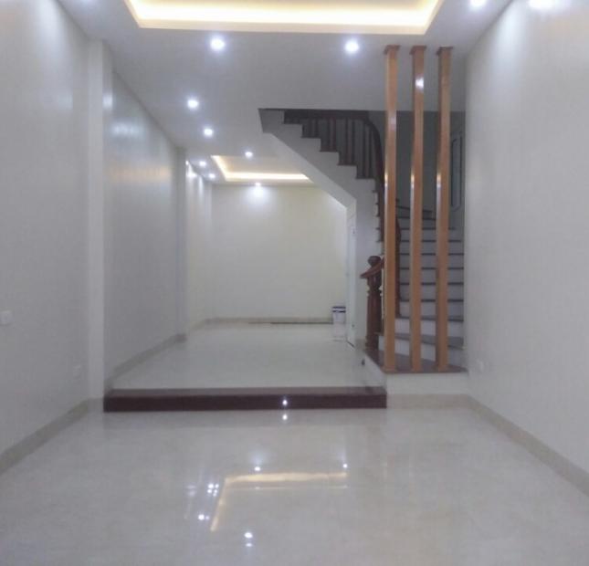 Bán nhà Dân xây thoáng đãng, ngõ thông Phùng Khoang-Thanh Xuân 2.85 tỷ(37m2*4 tầng) 01636560722