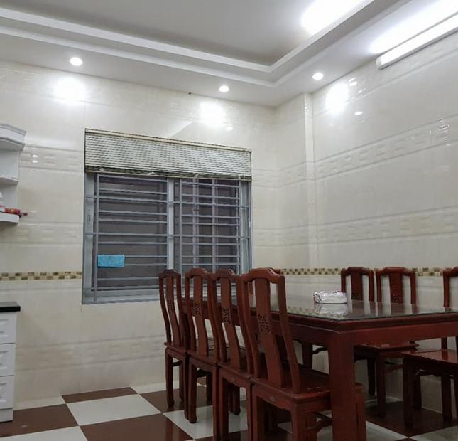 Bán nhà 5 tầng Căn Góc mặt phố Nguyễn Khang, DT 42m2 nhà đẹp giá rẻ, LH 0906091405