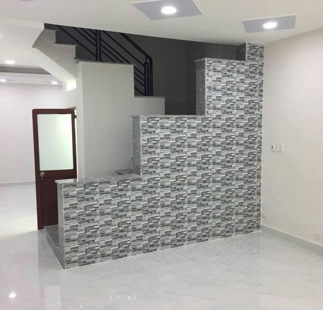 Bán nhà Lạc Long Quân, 4.1x13m, hẻm thông, giá 4.55 tỷ (TL) 