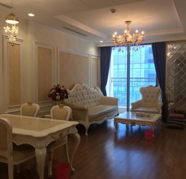 Cho thuê căn hộ chung cư Vinhomes, Nguyễn Chí Thanh, 2 phòng ngủ, đủ đồ đẹp, giá 24 triệu/th